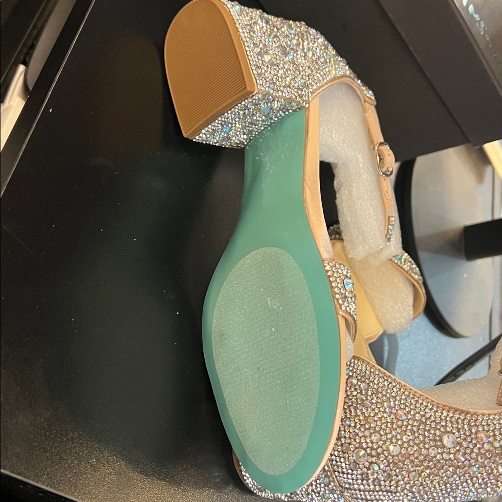 Elegant Rhinestone Embellished Heels - Picture 10 of 10